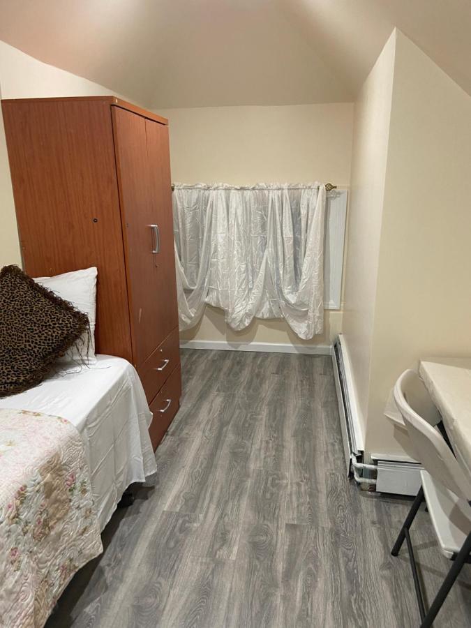 A Comfortable Room นิวยอร์ก ภายนอก รูปภาพ