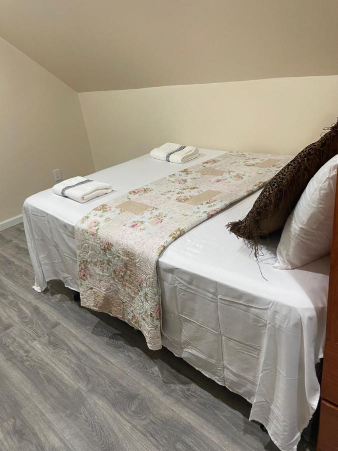 A Comfortable Room นิวยอร์ก ภายนอก รูปภาพ